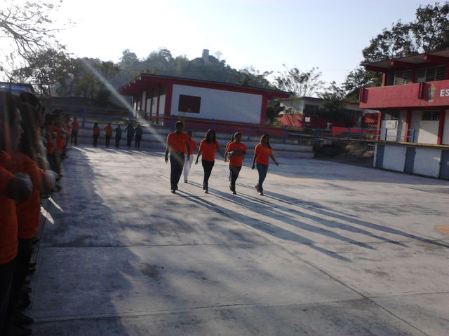 Acto cívico en RMTA Papantla, fomentando los símbolos patrios